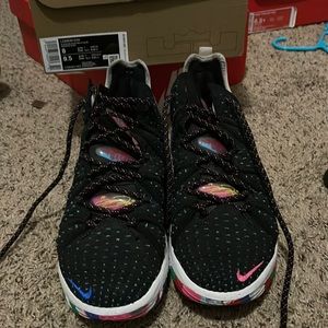 Lebron xviii with box